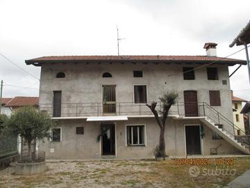 Casa abitabile e rustico a qualso