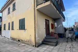 RIF. 509 DOMIZIANA - PORZIONE BIFAMILIARE 2 LIVELL