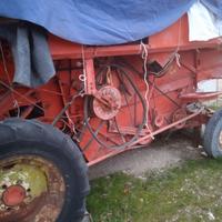 Mietitrebbia M 84 Laverda