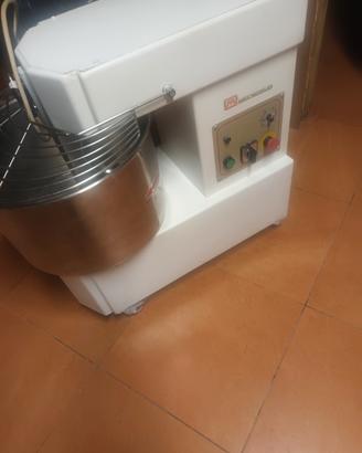 IMPASTATRICE SPIRALE MECNOSUD 25KG  220V.