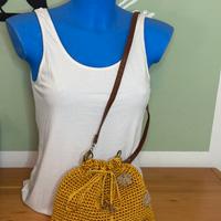 Borsa artigianale a spalla color senape