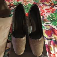 Cafènoir originali (40) e Pump in suedè (41)