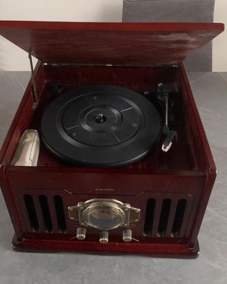 Giradischi vintage Majestic con finitura in legno