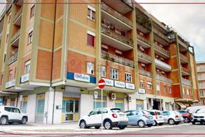 Immobile di 370 m² con più di 5 locali a Rieti