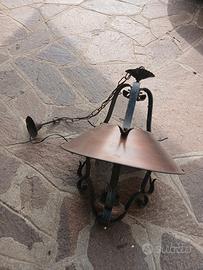 vecchio lampadario in  rame e ferro battuto 