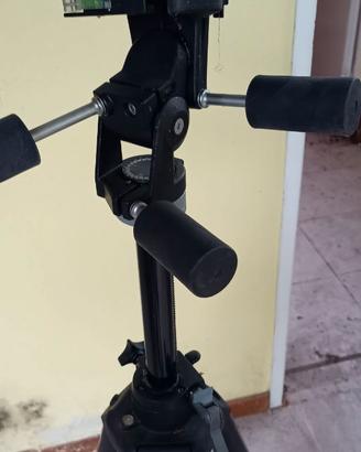 Cavalletto per maccina fotografica