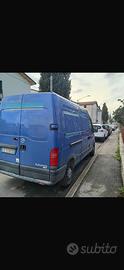 Nissan intestar