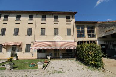 TRIFAMILIARE A GORGO AL MONTICANO