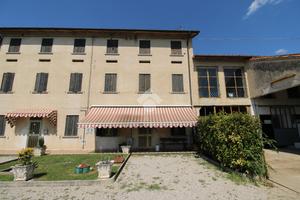 TRIFAMILIARE A GORGO AL MONTICANO