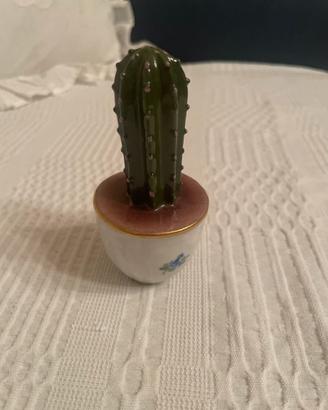 Cactus in pot di Herend