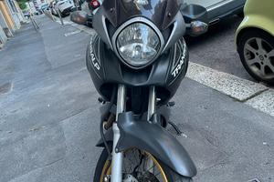 Honda transalp xl 700 2011, gommata nuova