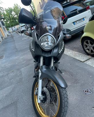 Honda transalp xl 700 2011, gommata nuova