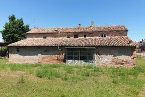 Rustico per realizzazione di villa bifamiliare