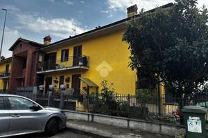 2 LOCALI A CURA CARPIGNANO