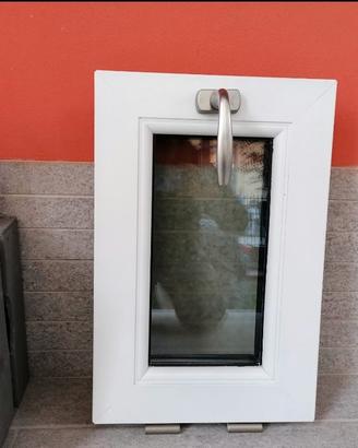 Finestra bagno triplo vetro PVC