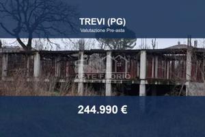 Immobile in asta di 2249 m² a Trevi