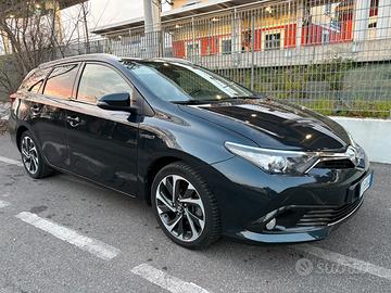 Toyota Auris 1.8 hibrid 2016