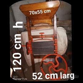 diraspatrice per fare vino in ghisa 