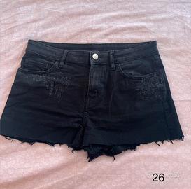 Shorts di Jeans Neri con Dettagli Grafici