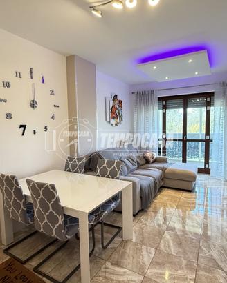 TRILOCALE RISTRUTTURATO CON AMPIO TERRAZZO E BOX!!