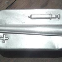 Siringa in vetro con bollitore