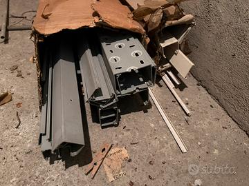 Canaline portacave in PVC grigie e bianche - lotto