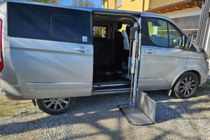 FORD TOURNEO ADATTATO PER GUIDA DISABILI e PEDANA