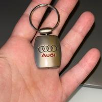 UnPortaChiaviComeNuovoUnisexInMetalloMarca”Audi”Or