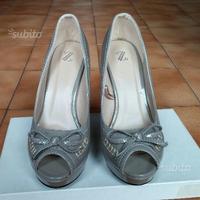 Scarpe in vernice con plateau