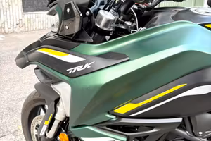 Moto Trk 702