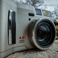Minolta Dimage S404