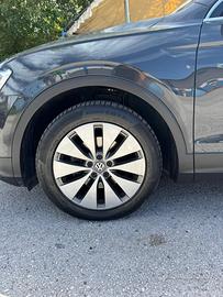 Cerchie in lega e gomme 225/55 R18 CONTINENTAL