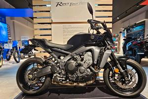 Yamaha MT-09 CAMBIO Y-AMT KM 0 TUA DA € 122 al mes