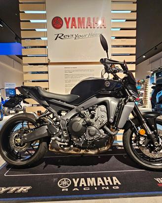 Yamaha MT-09 CAMBIO Y-AMT KM 0 TUA DA € 122 al mes