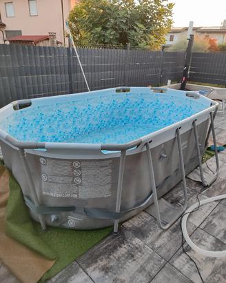 Piscina  con pompa lavaggio