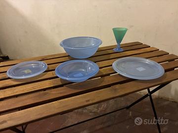 Servizio piatti con bicchieri da aperitivo