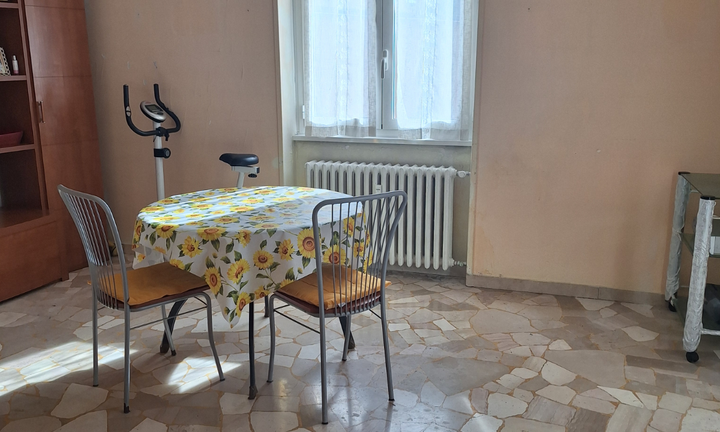 Camera Singola in spazioso appartamento