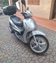Scooter Peuget Tweet 150