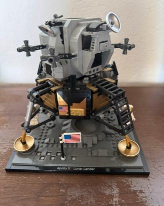 Modello LEGO 10266 dell'Apollo 11 Lunar Lander