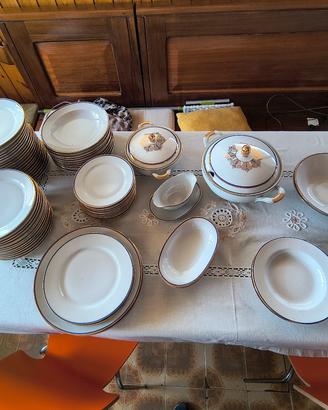 elegante servizio di porcellana