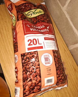 3 sacchi lapillo vulcanico da  20 litri 
