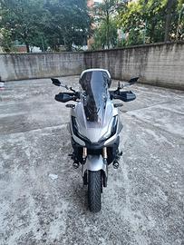 Honda adv 350 