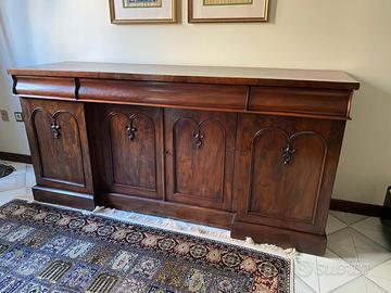Credenza vittoriana inglese