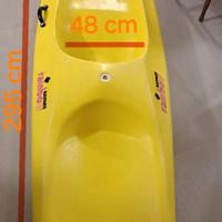 Canoa monoposto con pagaia