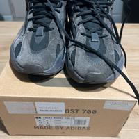 YEEZY BOOST 700 VANTA