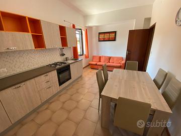 Trilocale con giardino a due passi dal mare