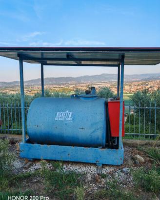 Cisterna 1000 lt con tettoia