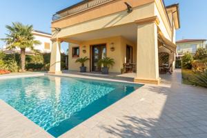UN SOGNO VISTA MARE: ESCLUSIVA VILLA PANORAMICA