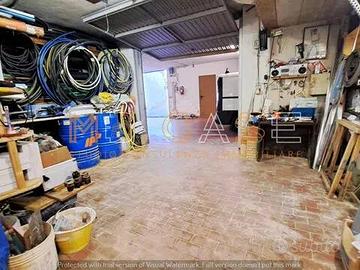 Box / Garage di 70 m² a Albenga