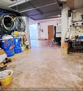 Box / Garage di 70 m² a Albenga